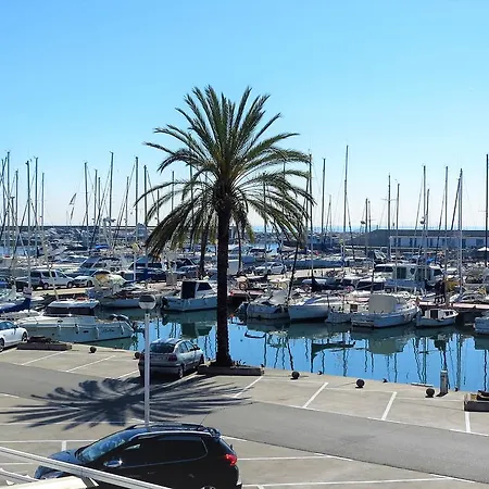 Cristina Port & - *